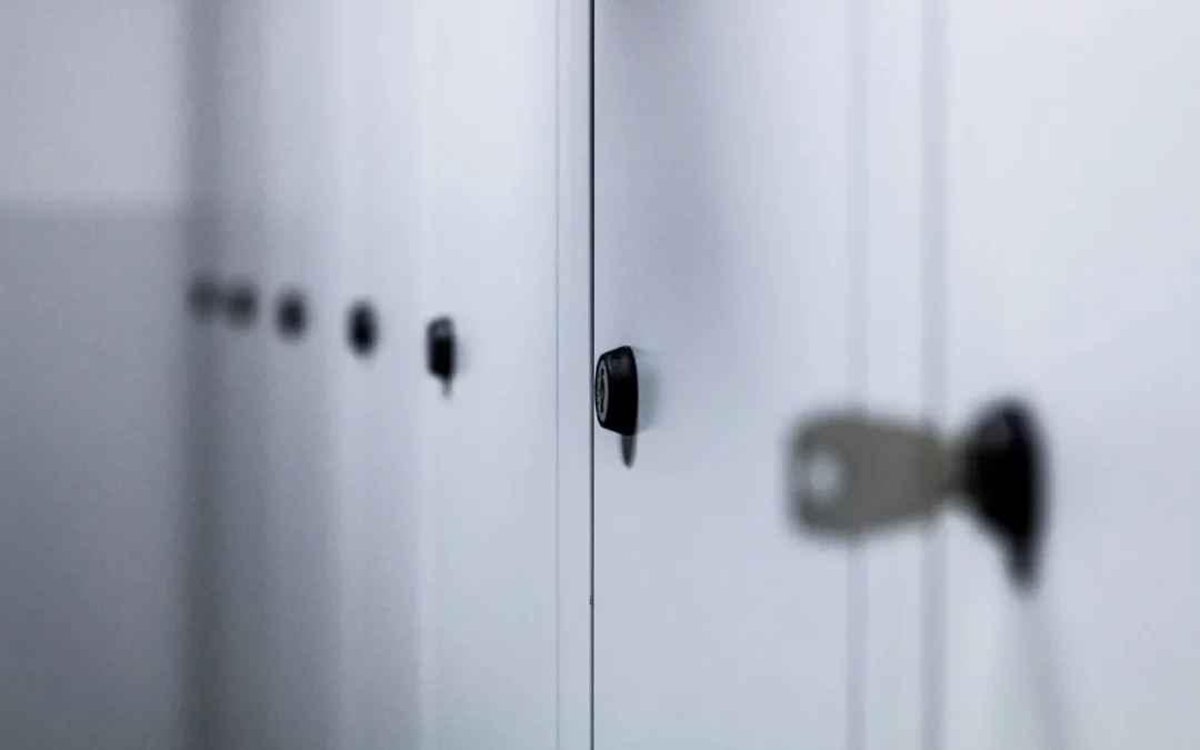 C’est l’histoire d’un employeur pour qui s’habiller au travail n’est pas une obligation.